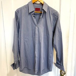 Alfani Fitted men’s button down dress shirt. Blue/gray stripes, size 15.5x33 M.